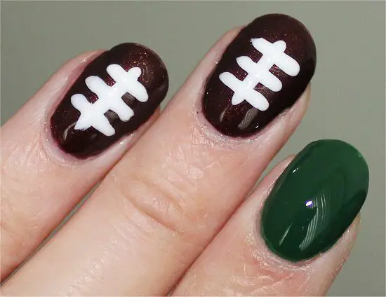 football-design-nail-art