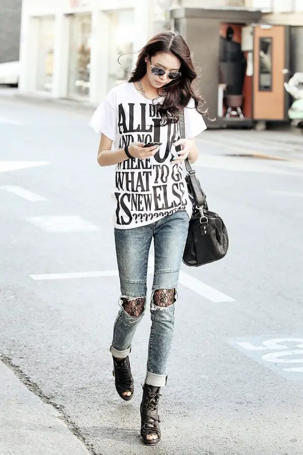 graphic-tee-and-distressed-jeans