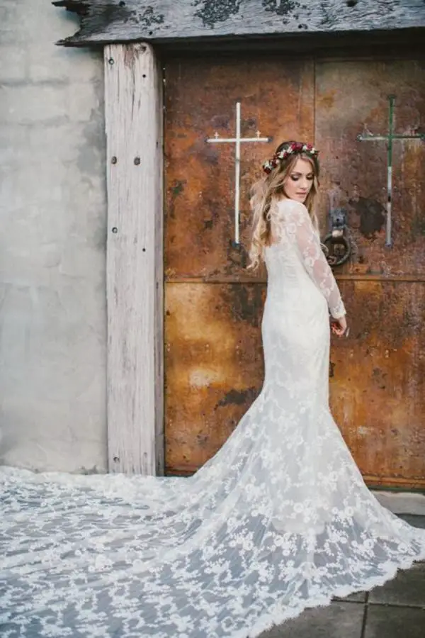 lacey-rustic-fall-wedding-dress