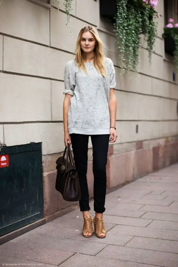 loose-shirt-and-black-skinny-jeans