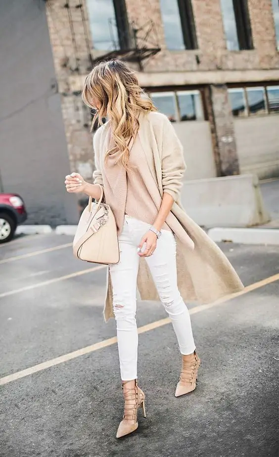 nude-palette-outfit-with-ripped-jeans