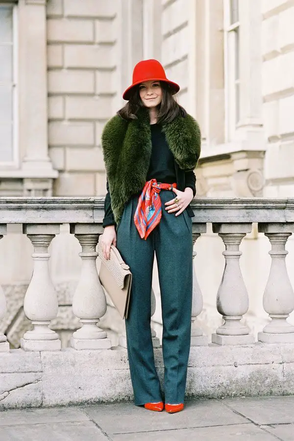 red-accents-on-green-outfit-1