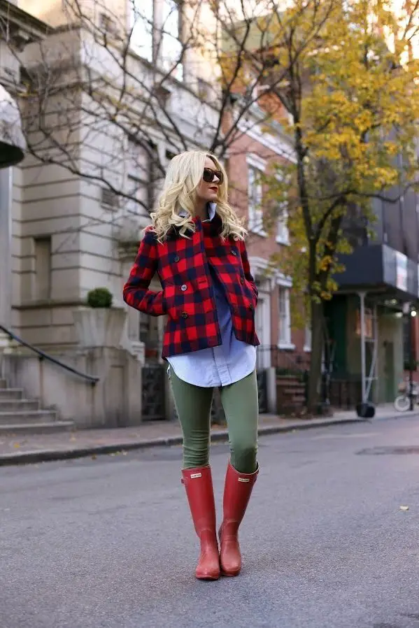 red-and-green-winter-outfit
