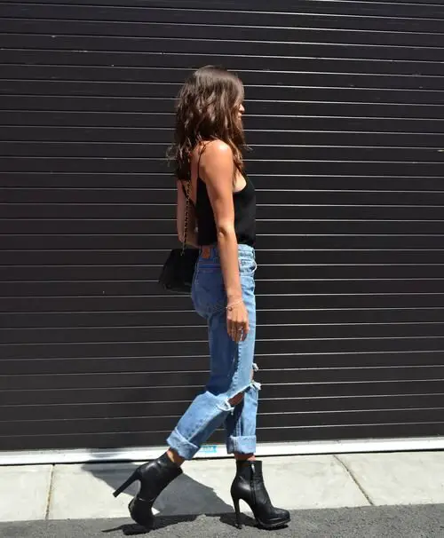 sexy-top-and-boyfriend-jeans