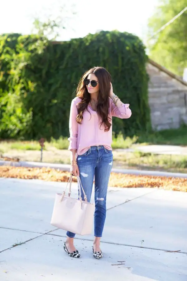 simple-outfit-and-printed-flats
