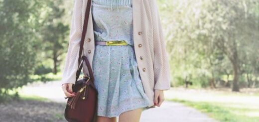vintage-themed-outfit-with-pastel-colors