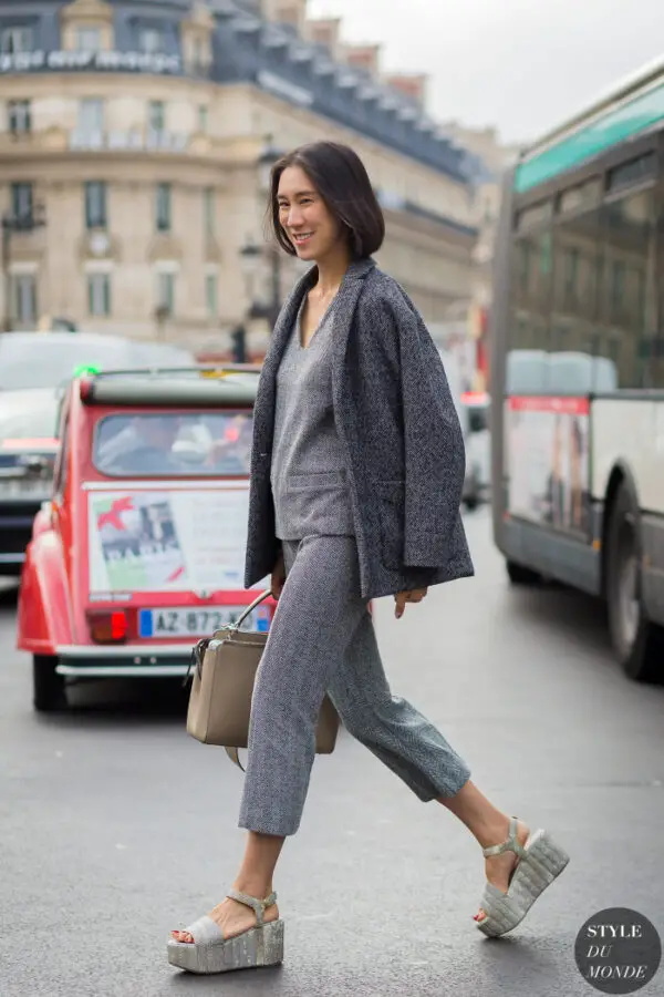 1-all-gray-outfit-with-wedge-sandals