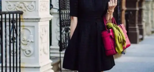 1-black-dress-with-yellow-flats-and-pink-bag-1