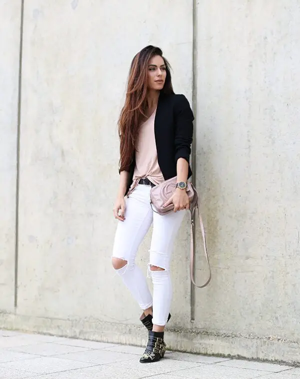1-casual-jeans-with-blazer-and-edgy-boots