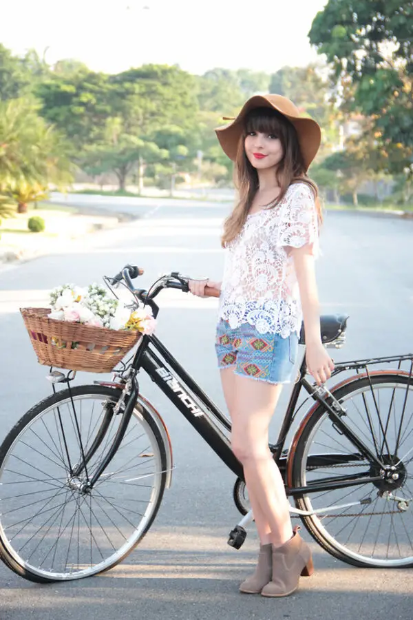 1-lace-blouse-with-denim-shorts