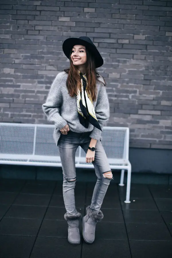 1-scarf-and-snow-boots-with-sweater-and-skinny-jeans