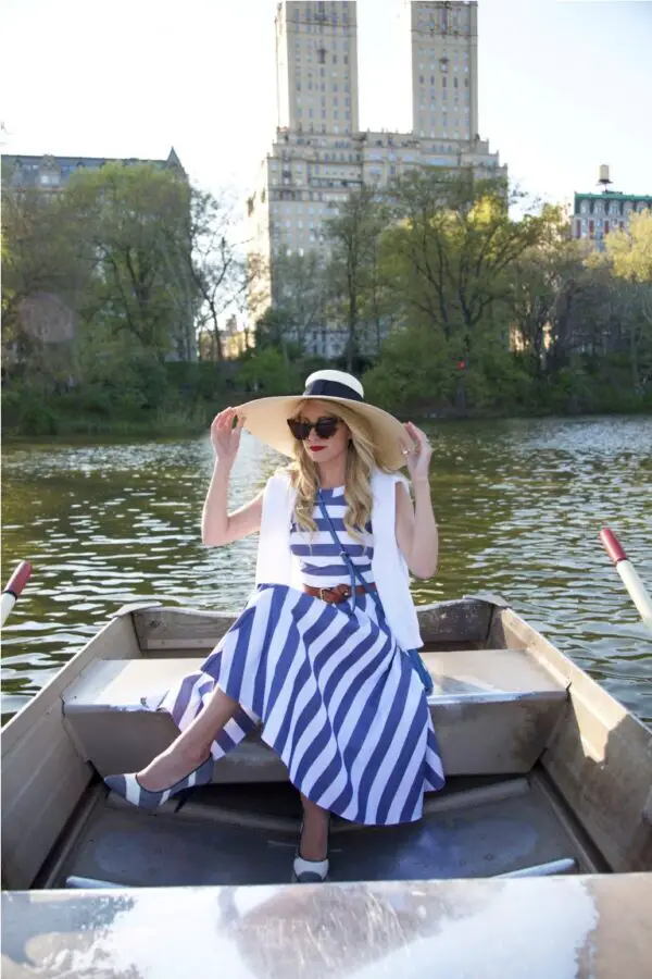 1-striped-dress-and-pumps-with-hat-1