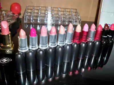 13-lipstick-holder