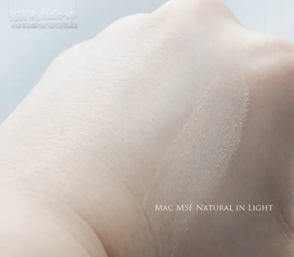 2-mac-msf-naural-in-light-on-nc20-skintone