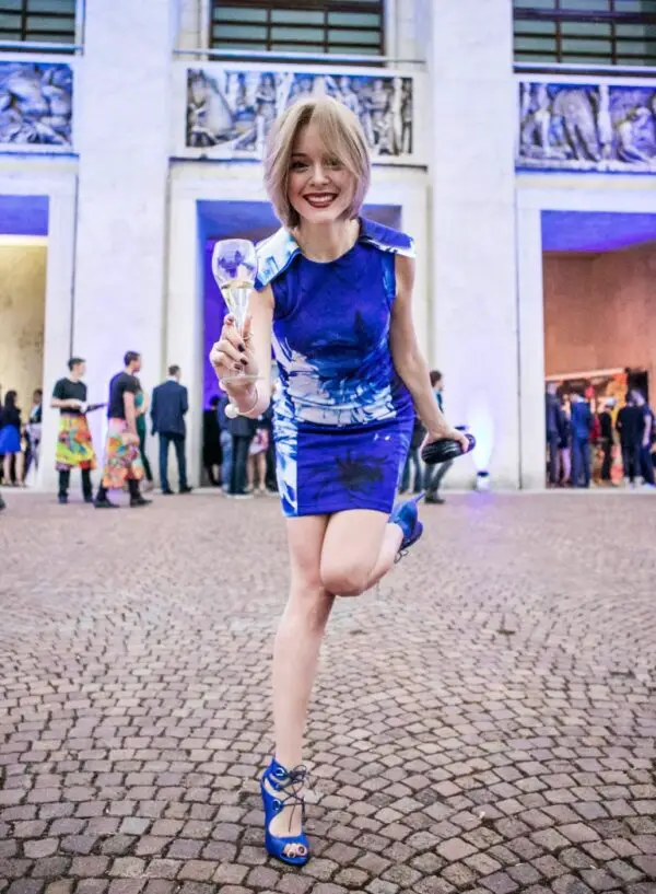 2-cobalt-blue-dress-with-lace-up-sandals
