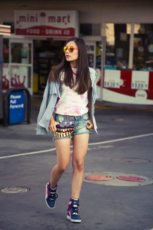 2-colorful-casual-outfit-with-wedge-sneakers