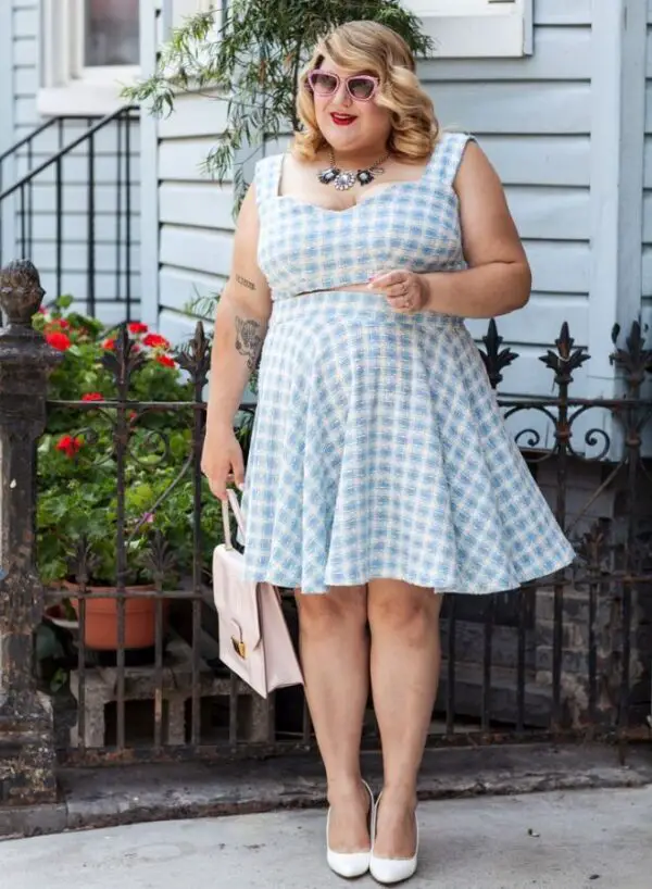 2-gingham-print-plus-size-dress-with-classic-pumps