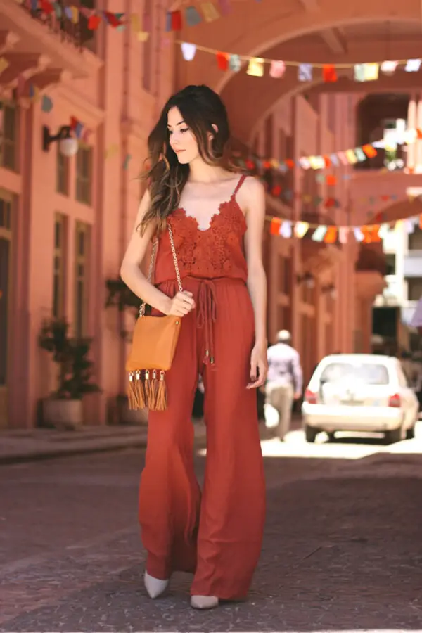 2-lace-top-with-wide-leg-pants