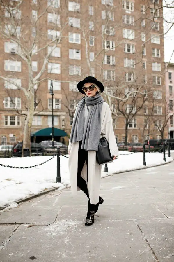 2-neutral-outfit-with-gray-shawl