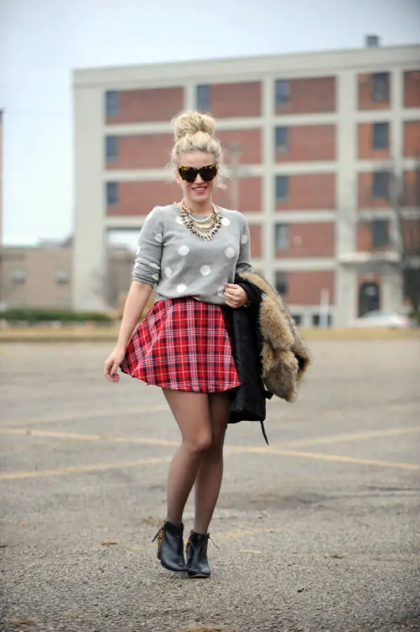 2-spiked-necklace-with-casual-top-and-tartan-skirt