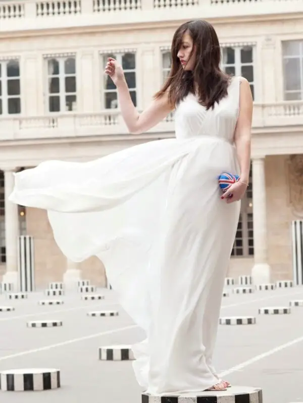 2-white-maxi-dress-with-printed-clutch