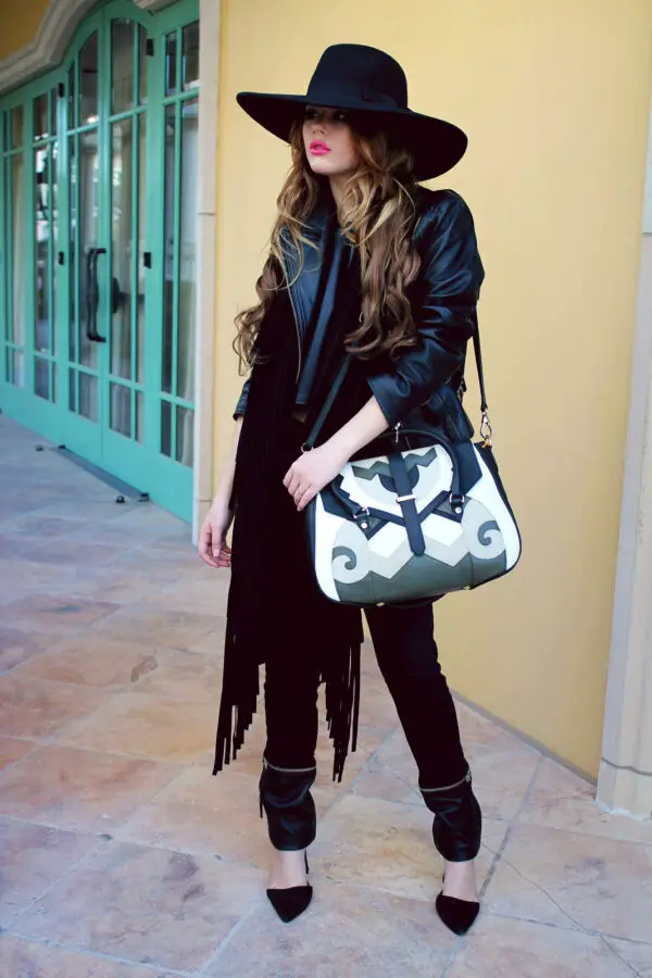3-all-black-outfit-with-structured-bag