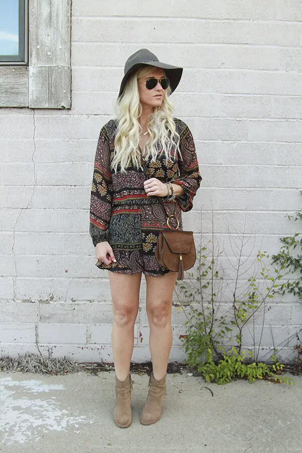 3-boho-dress-with-hat-and-suede-bag