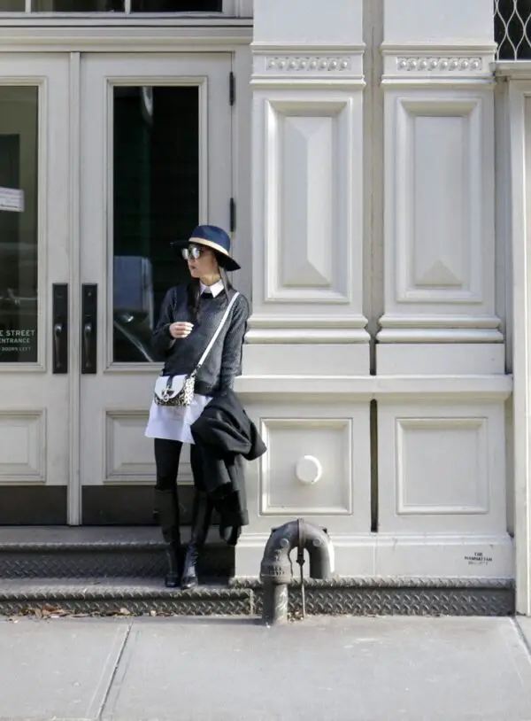 3-collared-top-with-hat-and-structured-bag