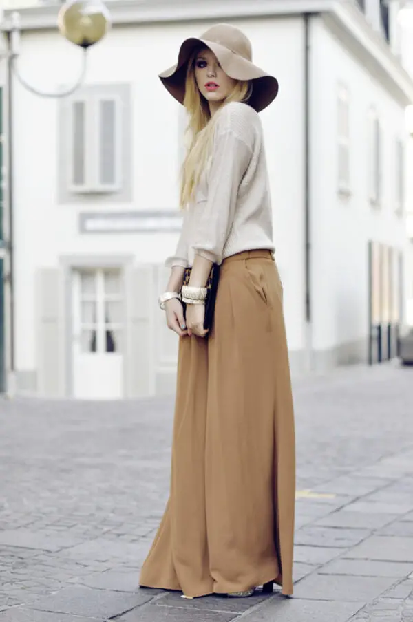 3-medium-floppy-hat-with-neutral-outfit-1