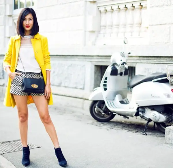 3-urban-outfit-with-yellow-coat-1