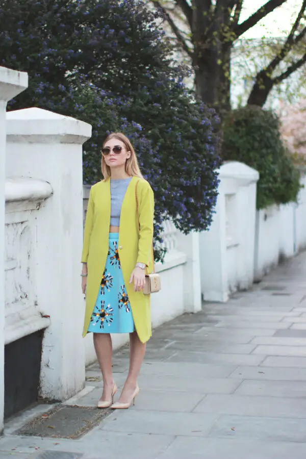 3-yellow-cardigan-with-arty-outfit
