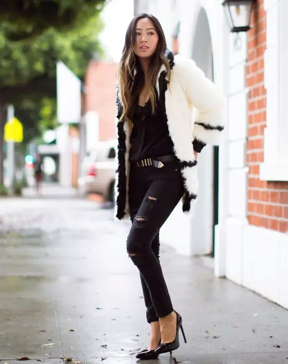 4-all-black-outfit-with-fur-coat