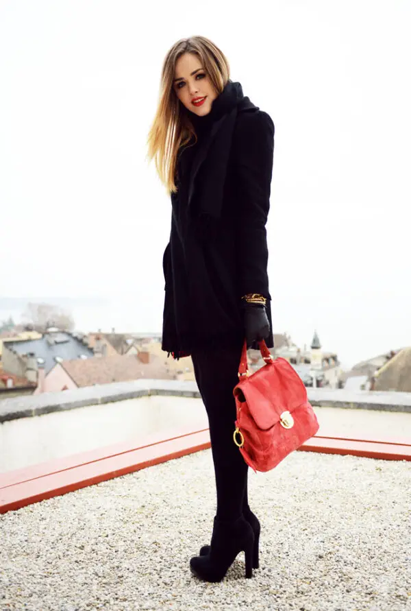 4-all-black-outfit-with-red-bag