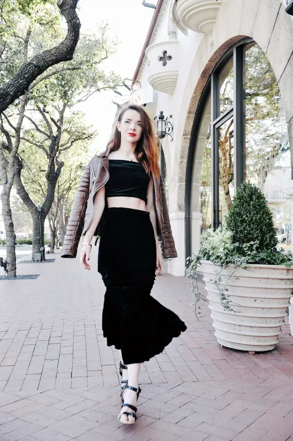 4-black-crop-top-and-skirt-with-leather-jacket
