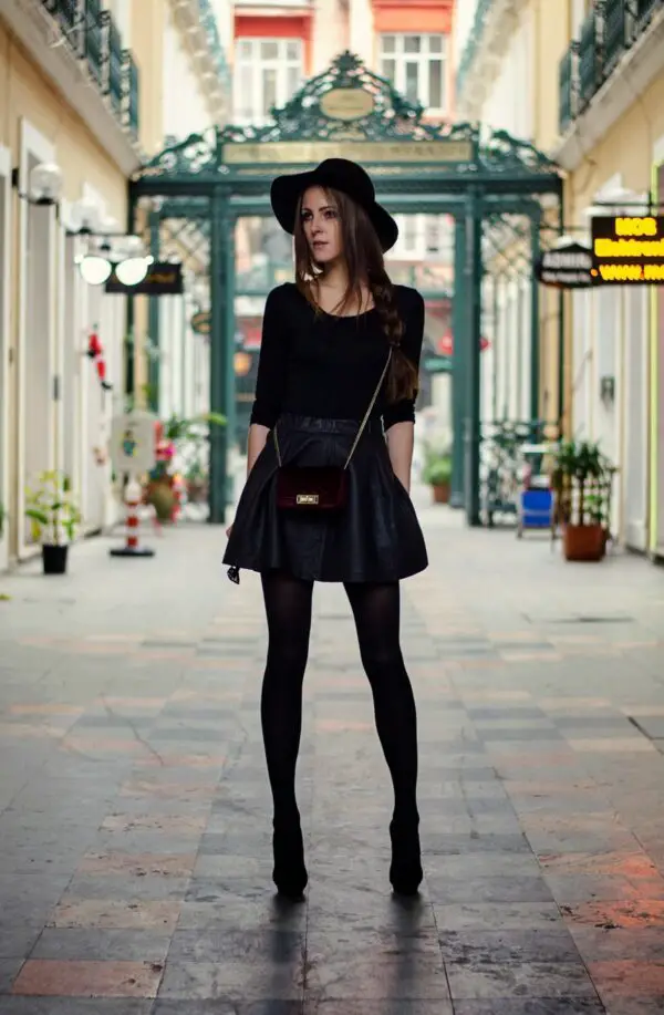 4-black-leggings-with-rocker-outfit-1