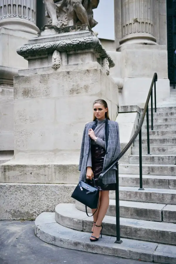 4-checkered-coat-with-structured-bag