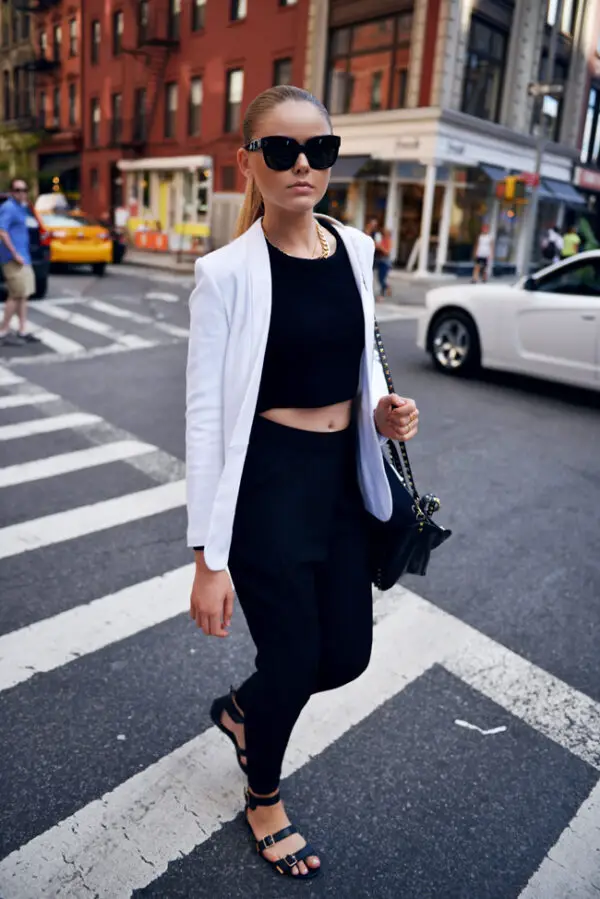 4-chic-birkenstock-with-edgy-outfit