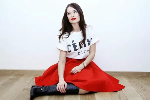 4-classic-red-skirt-with-graphic-tee-1