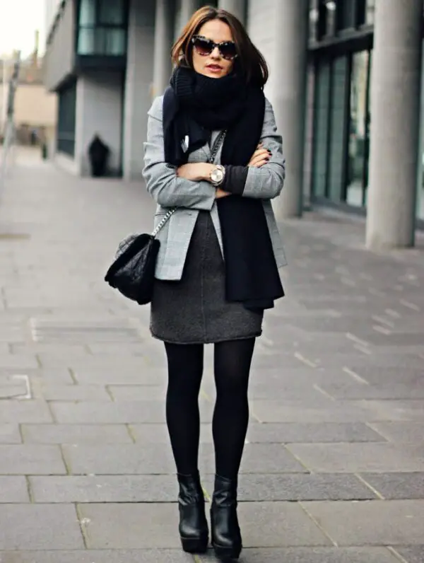 4-cozy-scarf-with-casual-chic-outfit