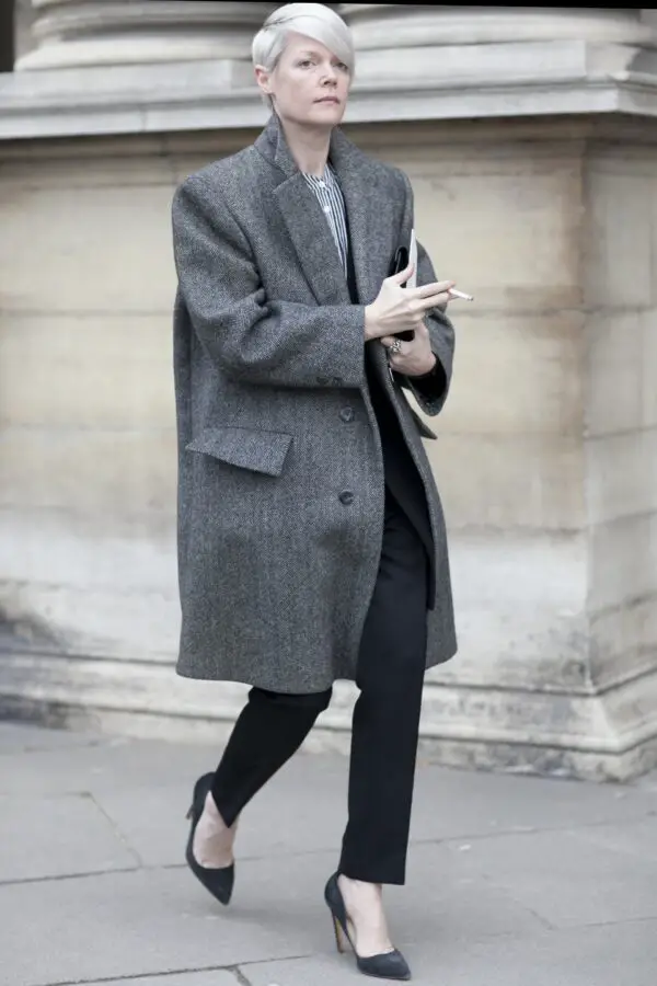 4-oversized-coat-with-edgy-outfit-1