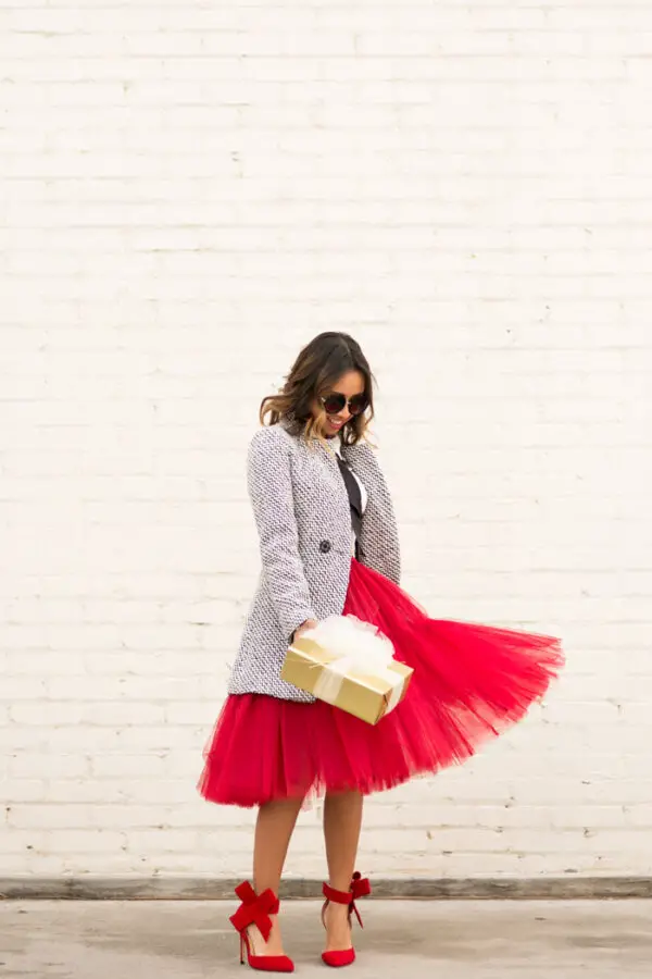 4-red-tulle-skirt-with-blazer-and-cute-heels