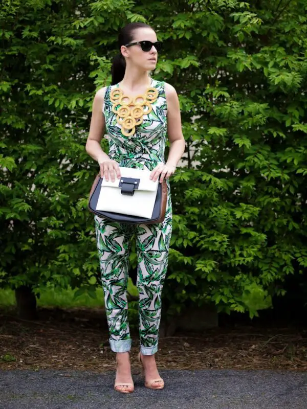 4-structured-bag-with-tropical-prin-jumpsuit-and-abstract-necklace