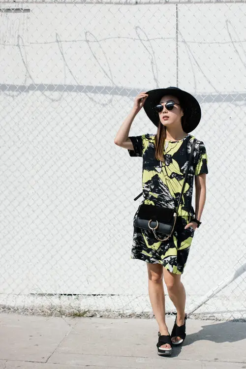 5-abstract-print-dress-with-hat