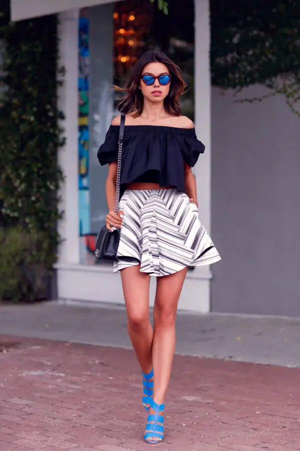 5-blue-sandals-with-abstract-print-skirt