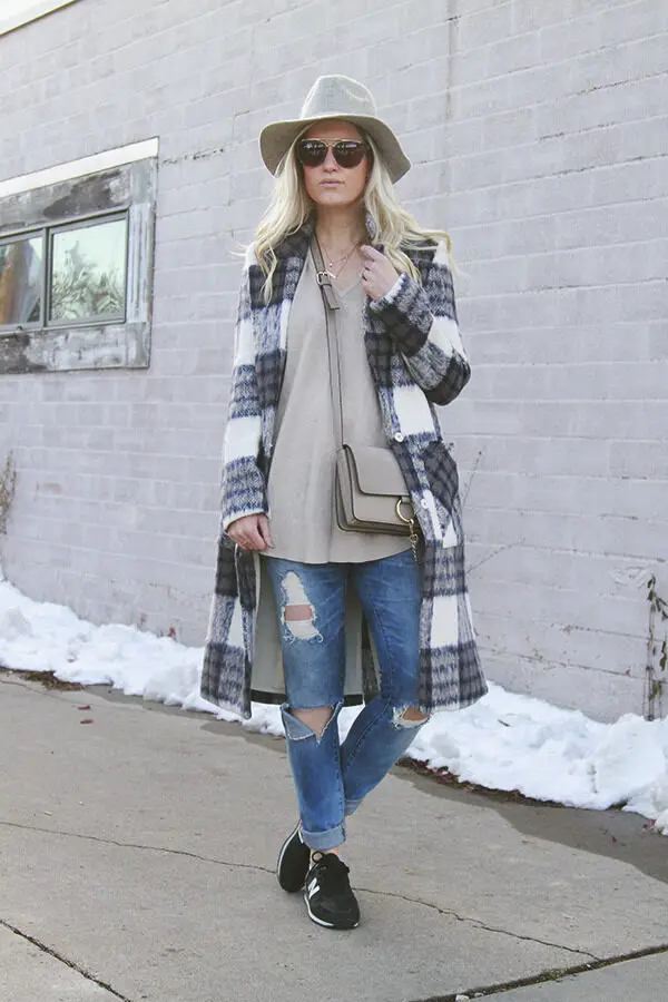 5-checkered-coat-with-jeans