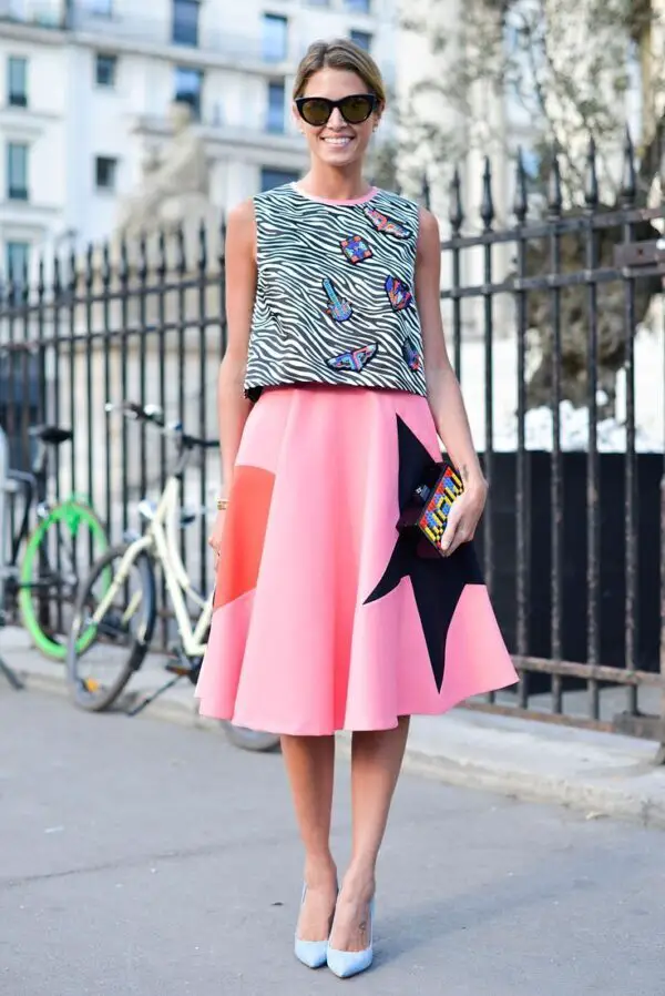 5-pop-art-top-with-pink-skirt-and-clutch