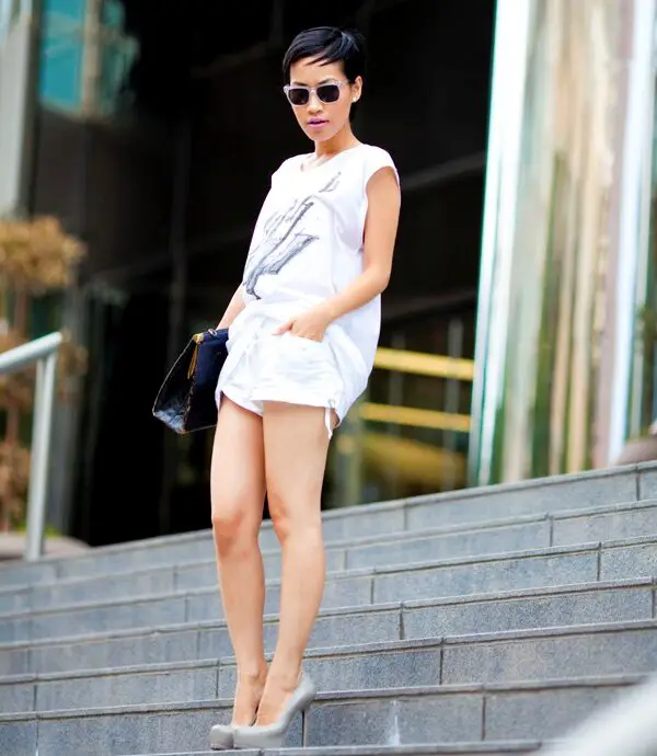 5-shorts-with-trendy-top-and-stilettos