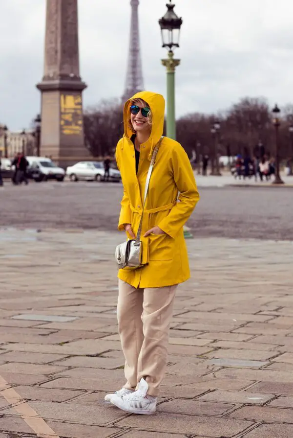 5-yellow-hoodies-with-slouchy-pants-and-sneakers