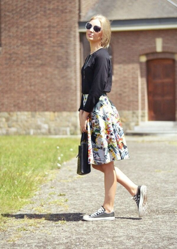 6-pop-art-skirt-with-black-top-and-sneakers