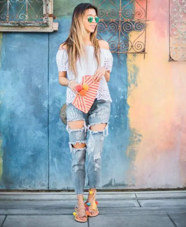 6-ripped-jeans-with-pom-pom-sandals-and-chic-top